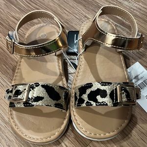 New unused girls sparkle cheetah Print sandals with adjustable straps